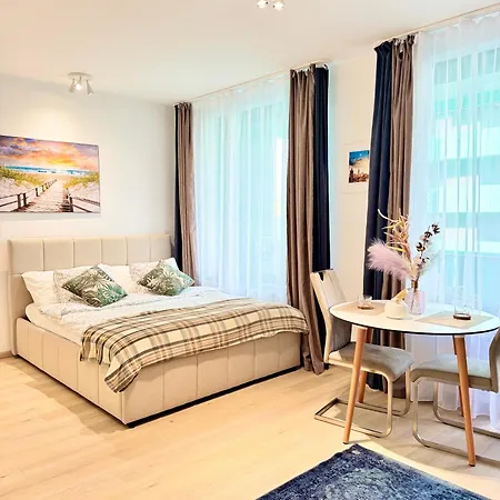 Stylish Modern Studio, Large Balcony, 3 Appartamento