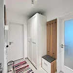 Apartment Stylish Modern Studio, Large Balcony, 3 Prague
