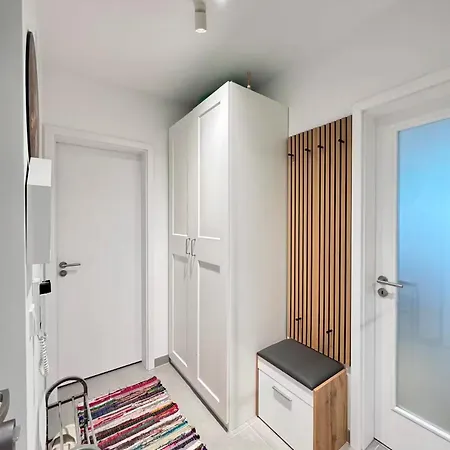 Lägenhet Stylish Modern Studio, Large Balcony, 3 Prag