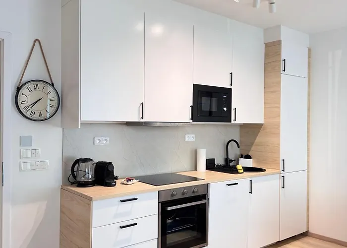 Stylish Modern Studio, Large Balcony, 3