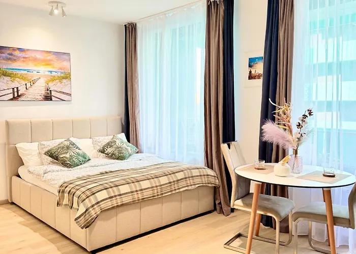 Stylish Modern Studio, Large Balcony, 3 Daire