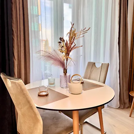 Stylish Modern Studio, Large Balcony, 3
